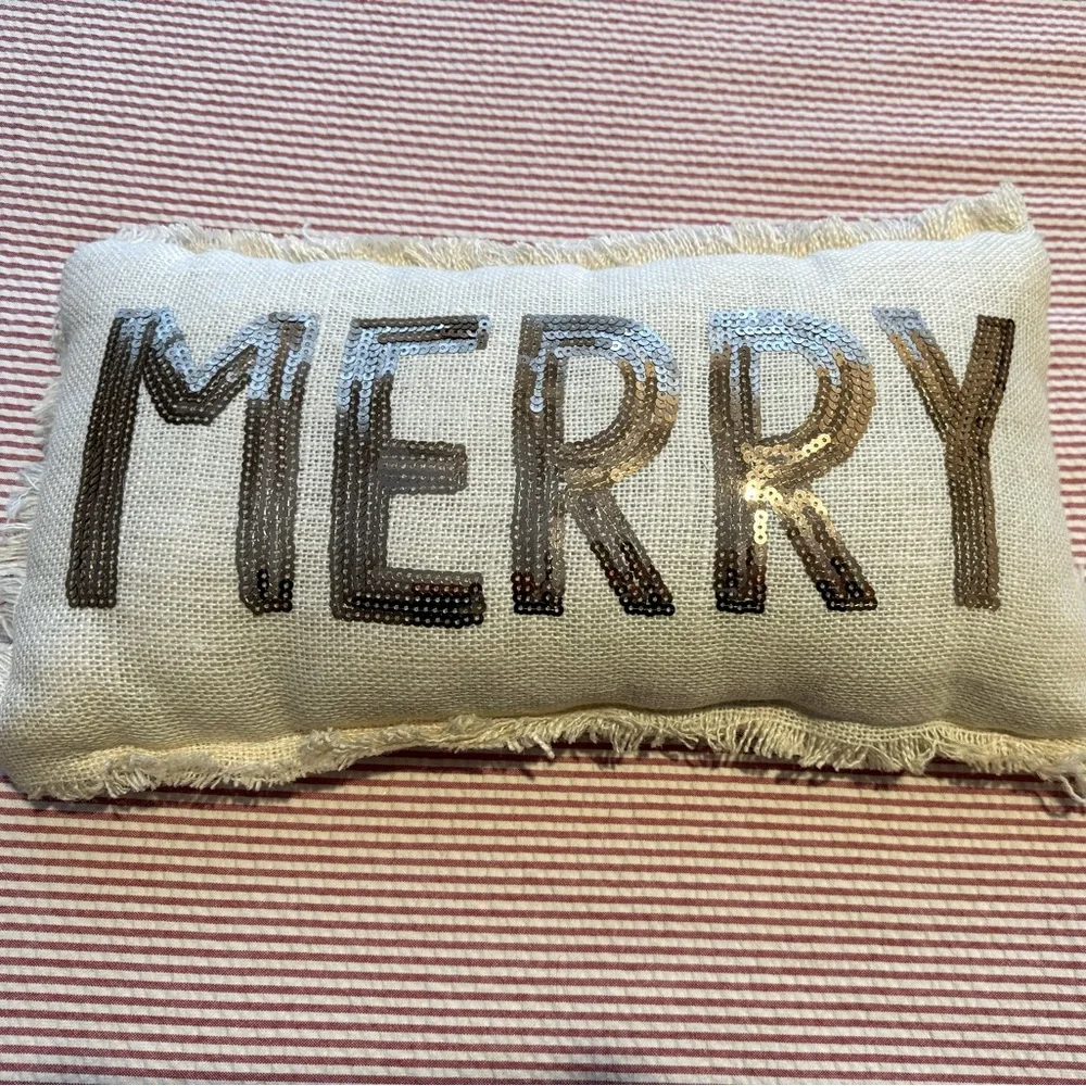 MERRY pillow